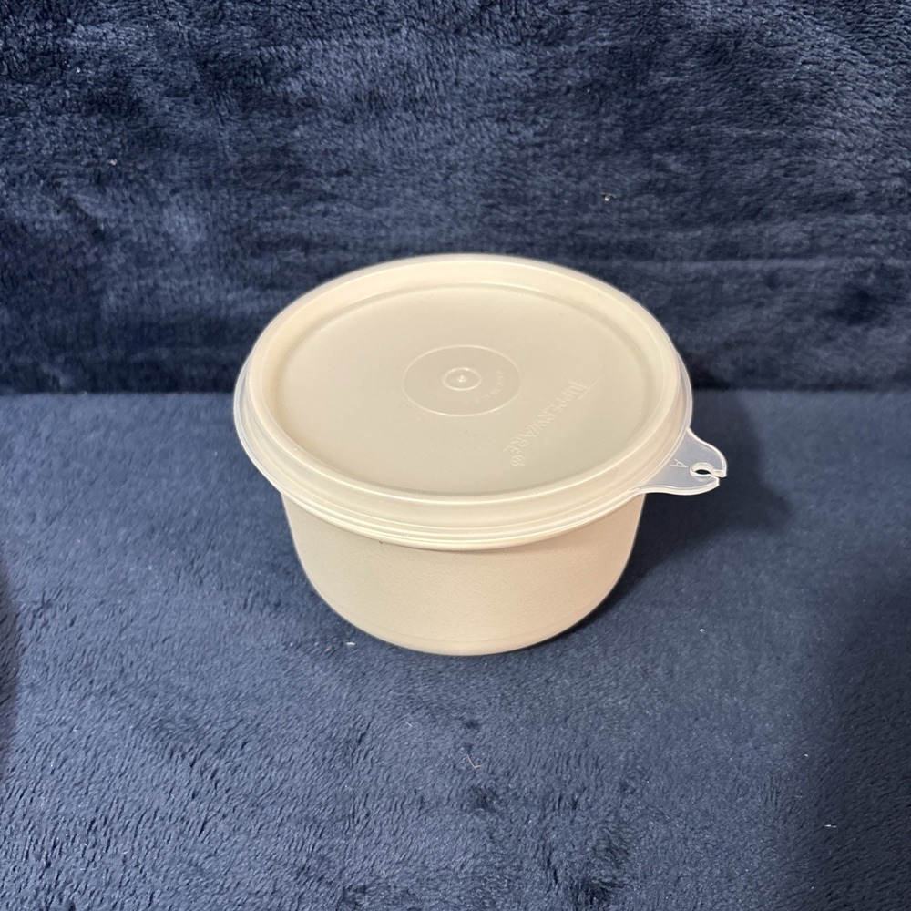 Vtg Tupperware 1665-1 Serving Veggie Tray container W/ 1666-4 lid & bowl & lid - Picture 4 of 5
